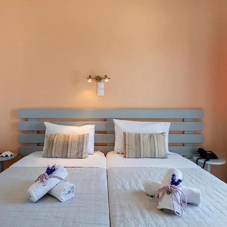 Stella Parikia (Paros)