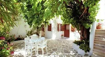 Stella Parikia (Paros)